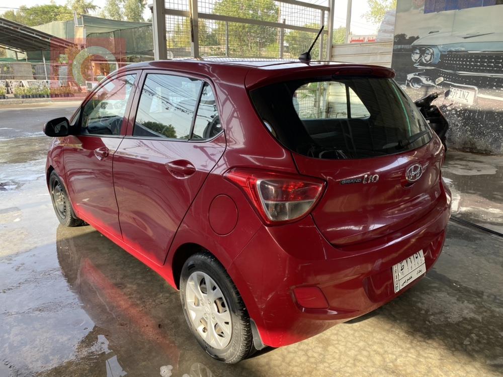 هیوندای i10
